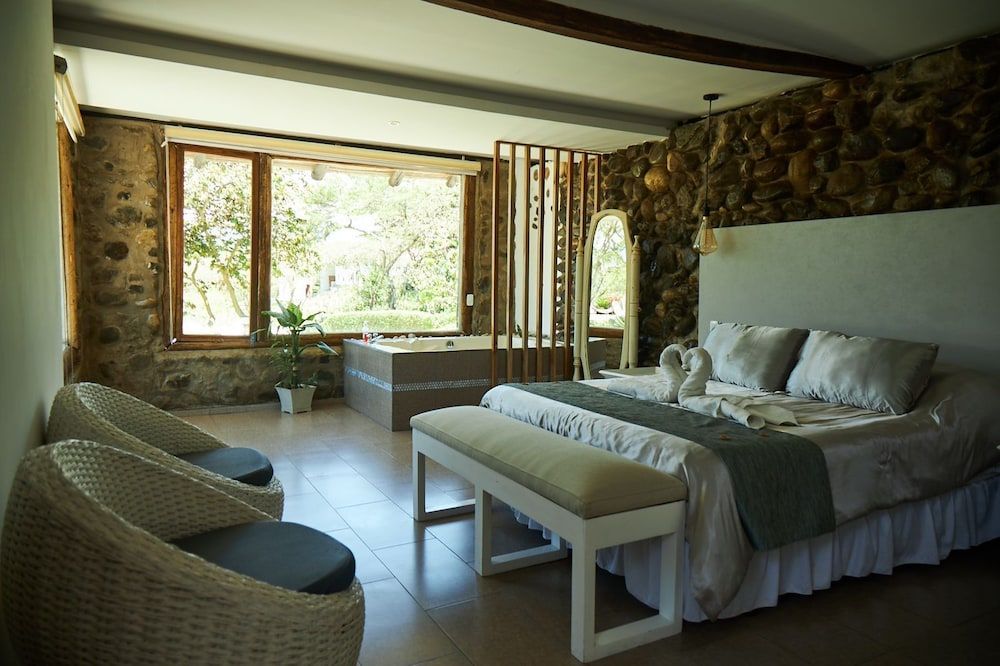 TUNAS & CABRAS HOTEL