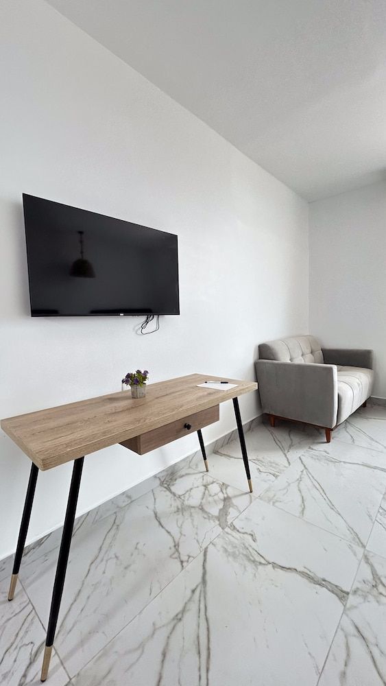 Hotel Presidente Beach Playas Honeymoon Room, 1 King Bed, Bathtub, Garden View 8