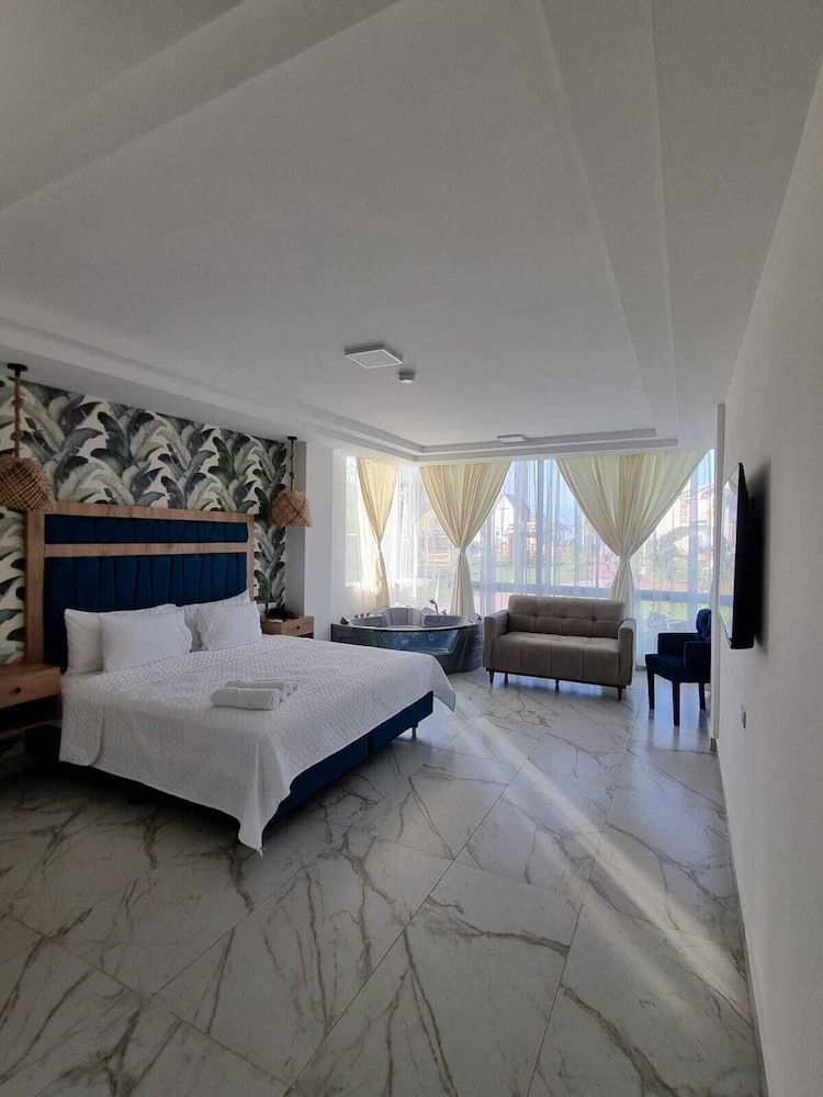 Hotel Presidente Beach Playas Honeymoon Room, 1 King Bed, Bathtub, Garden View 3