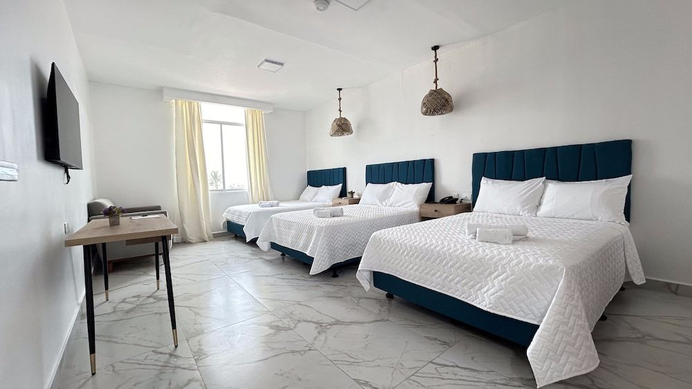 Hotel Presidente Beach Playas Standard Triple Room 5