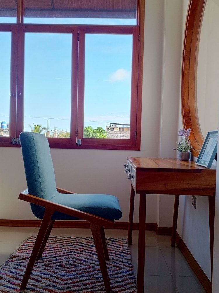 Galapagos Coliving Ecuador Casa Tuna Deluxe Apartment, Balcony, City View 16