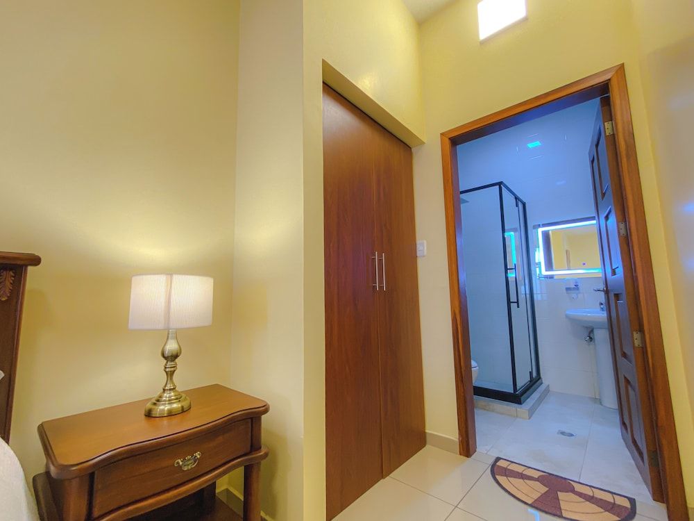 Gran Hotel Rex Deluxe Quadruple Room, Courtyard View 10