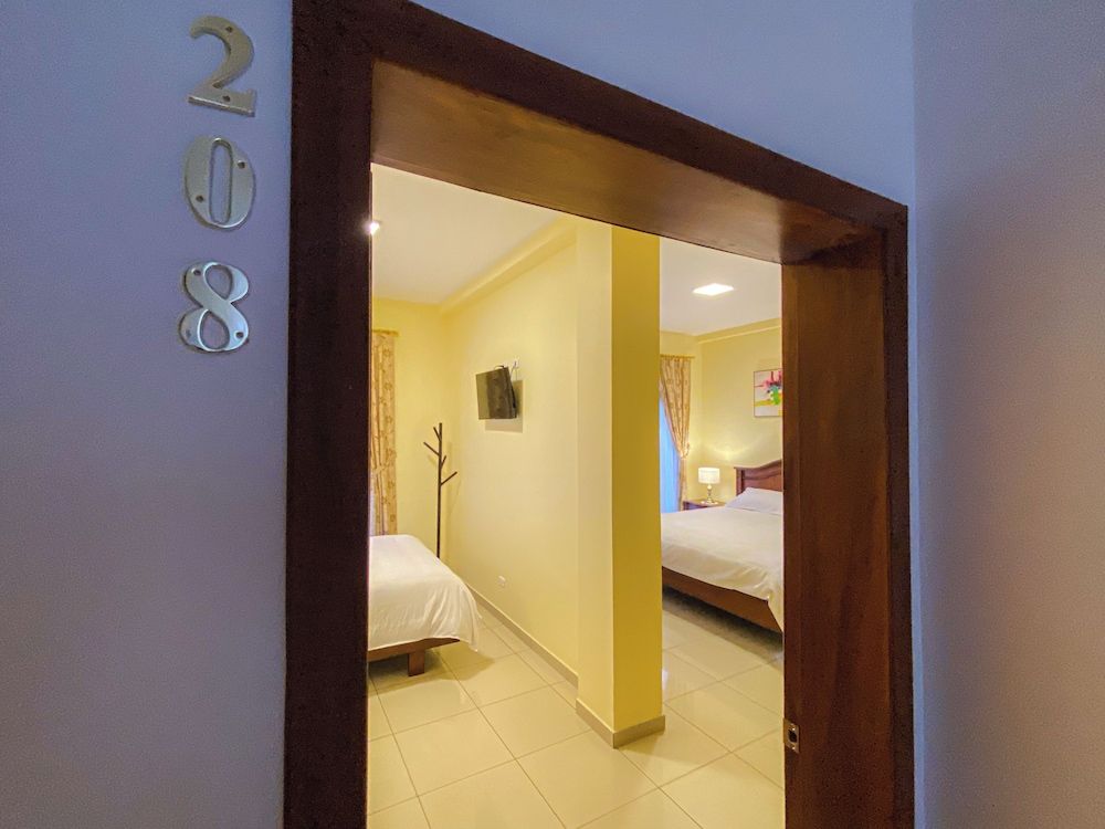 Gran Hotel Rex Family Room, City View 10