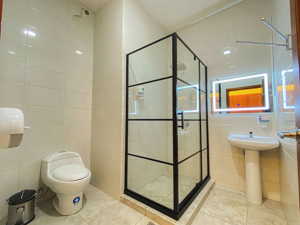 Gran Hotel Rex Deluxe Apartment, City View 9