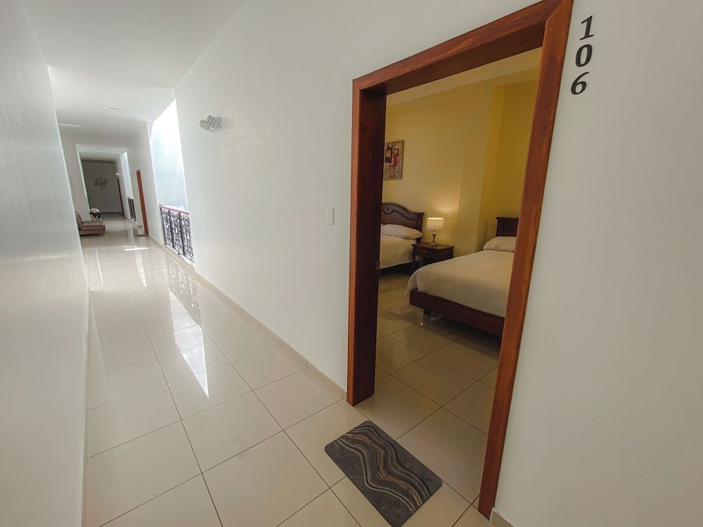 Gran Hotel Rex Deluxe Quadruple Room, Courtyard View 2