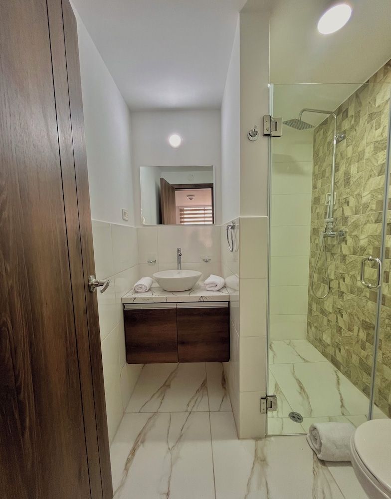 Hotel RYA Center Deluxe Triple Room, City View 3