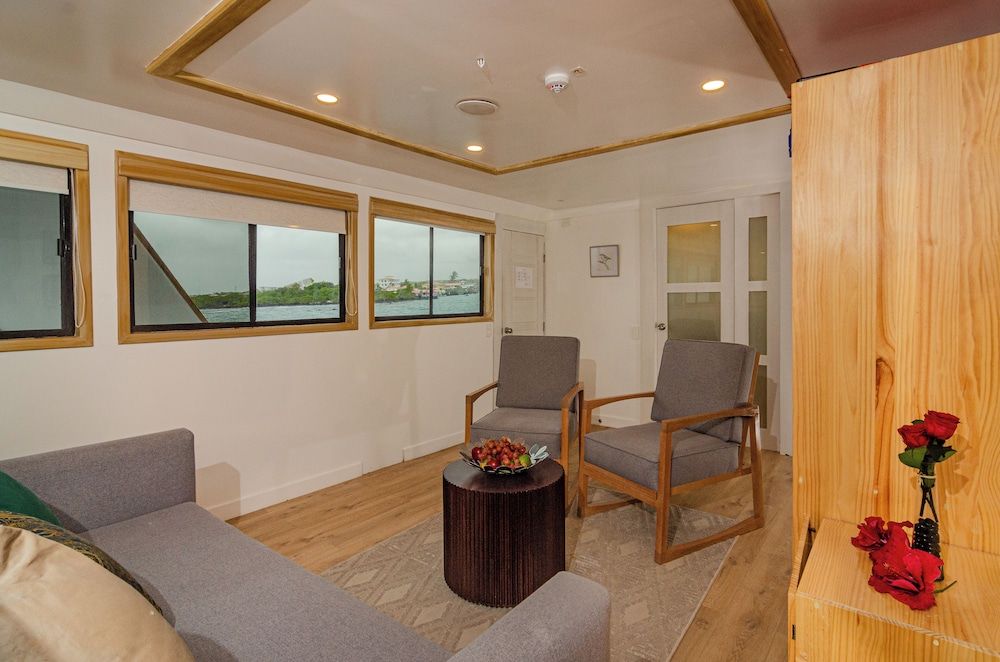 Galapagos Sea Star Deluxe Cabin, Ocean View 9