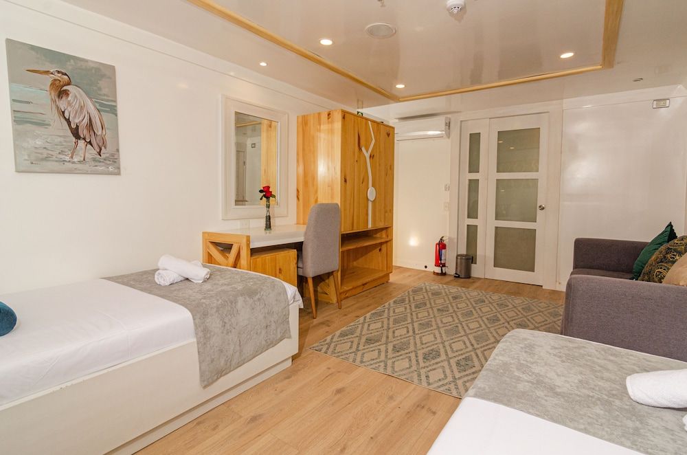 Galapagos Sea Star Junior Cabin, Ocean View 7