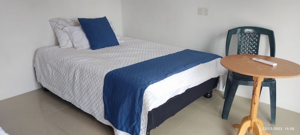 HOSPEDAJE DELFIN AZUL