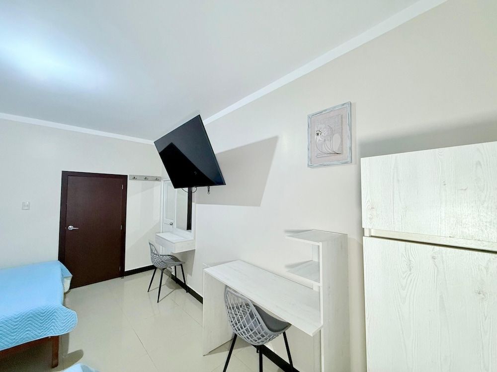 Hotel SMIR Deluxe Double Room, 2 Queen Beds 5