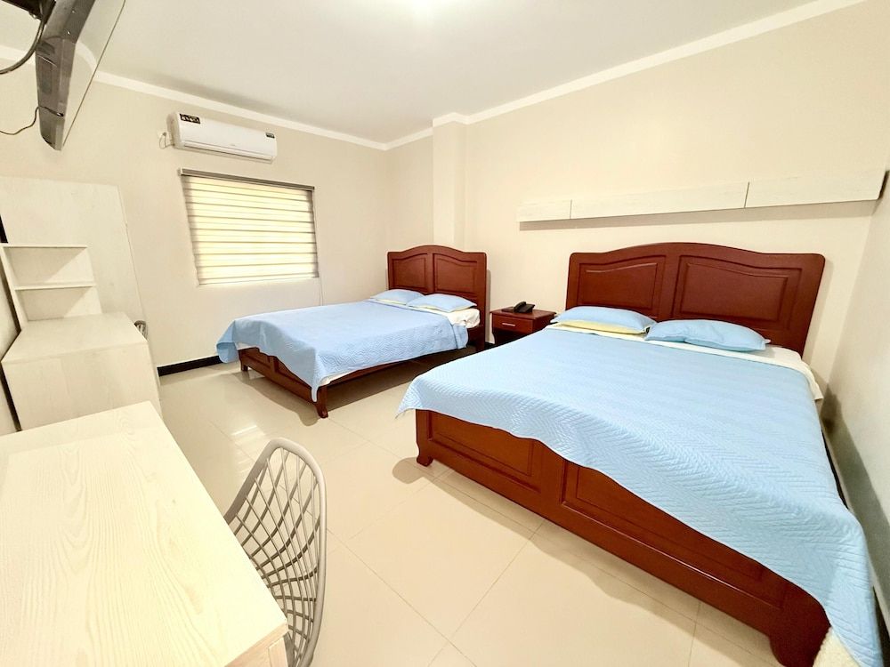 Hotel SMIR Deluxe Double Room, 2 Queen Beds 4