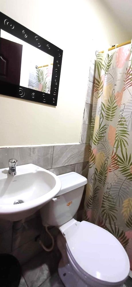 Back Packer Comfort Room, Garden View 4