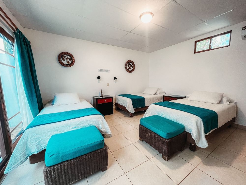 Hotel Isamar Galapagos Beachfront Deluxe Room, Sea View 4