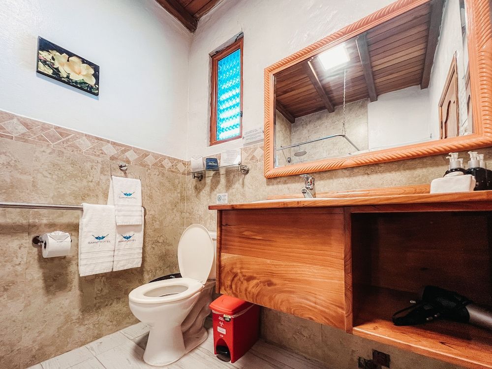 Hotel Isamar Galapagos Beachfront Deluxe Room, Garden View 22