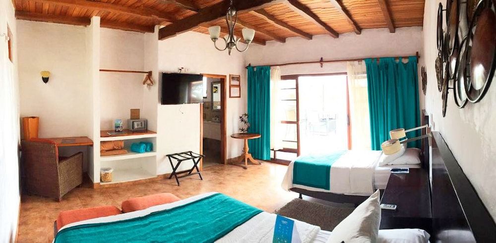 Hotel Isamar Galapagos Beachfront Deluxe Room, Sea View 12