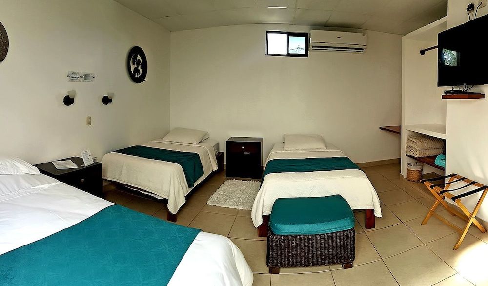 Hotel Isamar Galapagos Beachfront Deluxe Room, Garden View