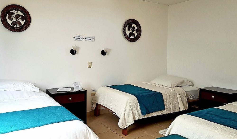 Hotel Isamar Galapagos Beachfront Deluxe Room, Garden View 2