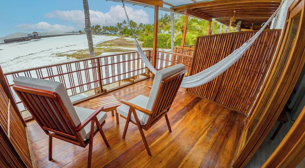 La Casa de Marita 1 King Bed Ocean Front 8