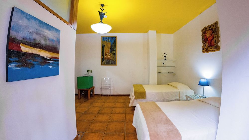 La Casa de Marita 2 Twin Beds Garden View 2