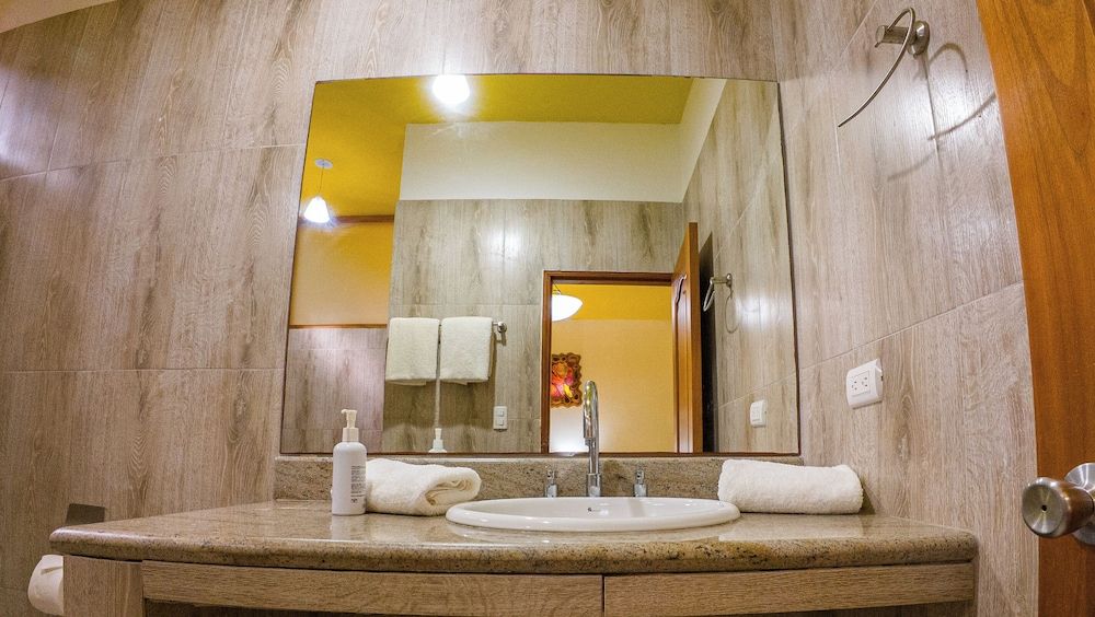 La Casa de Marita 2 Twin Beds Garden View 8