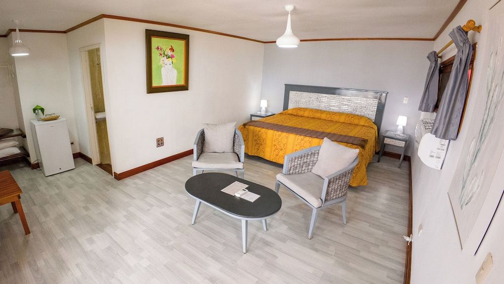 La Casa de Marita 1 King Bed Ocean Front 2