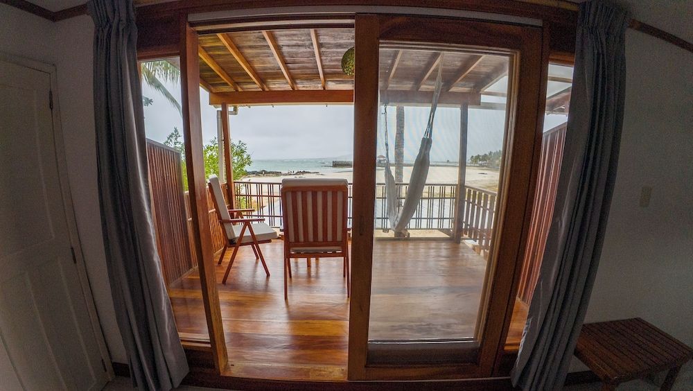 La Casa de Marita 1 King Bed Ocean Front 9