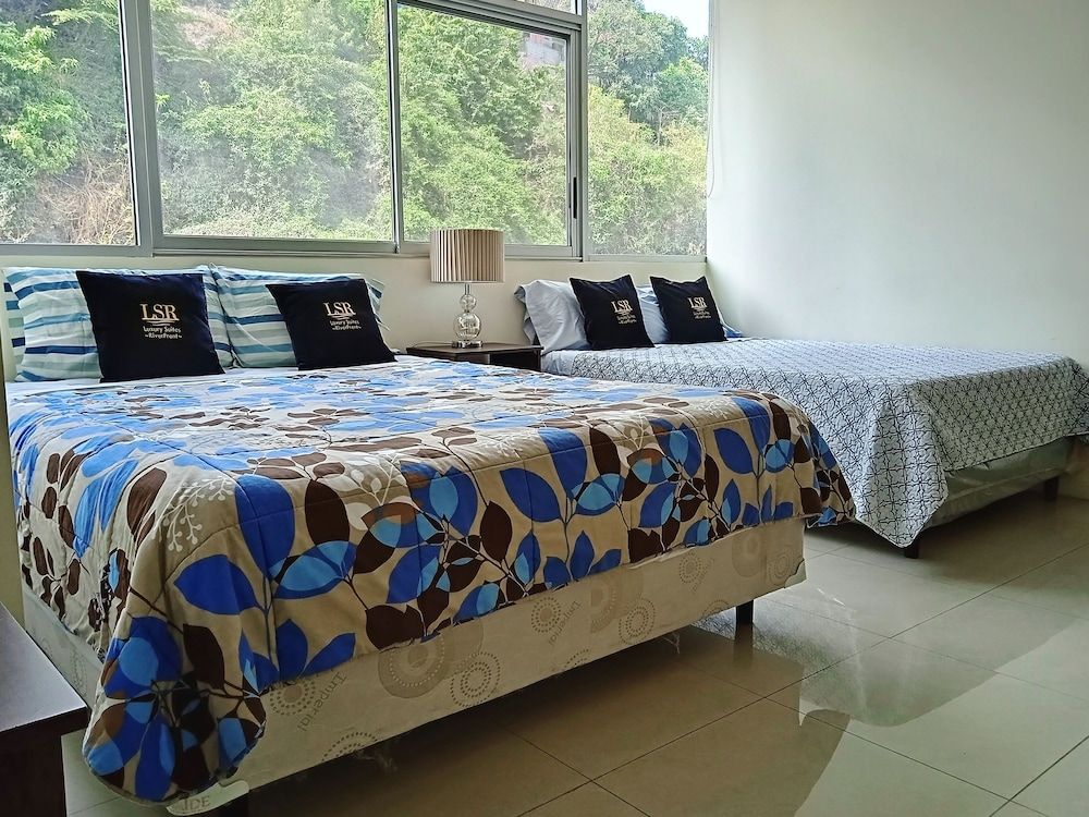 Luxury Suites Riverfront GYE Family Apartment, 2 Bedrooms, Kitchen, Hill View (2 Bedrooms with 3 Beds) 2