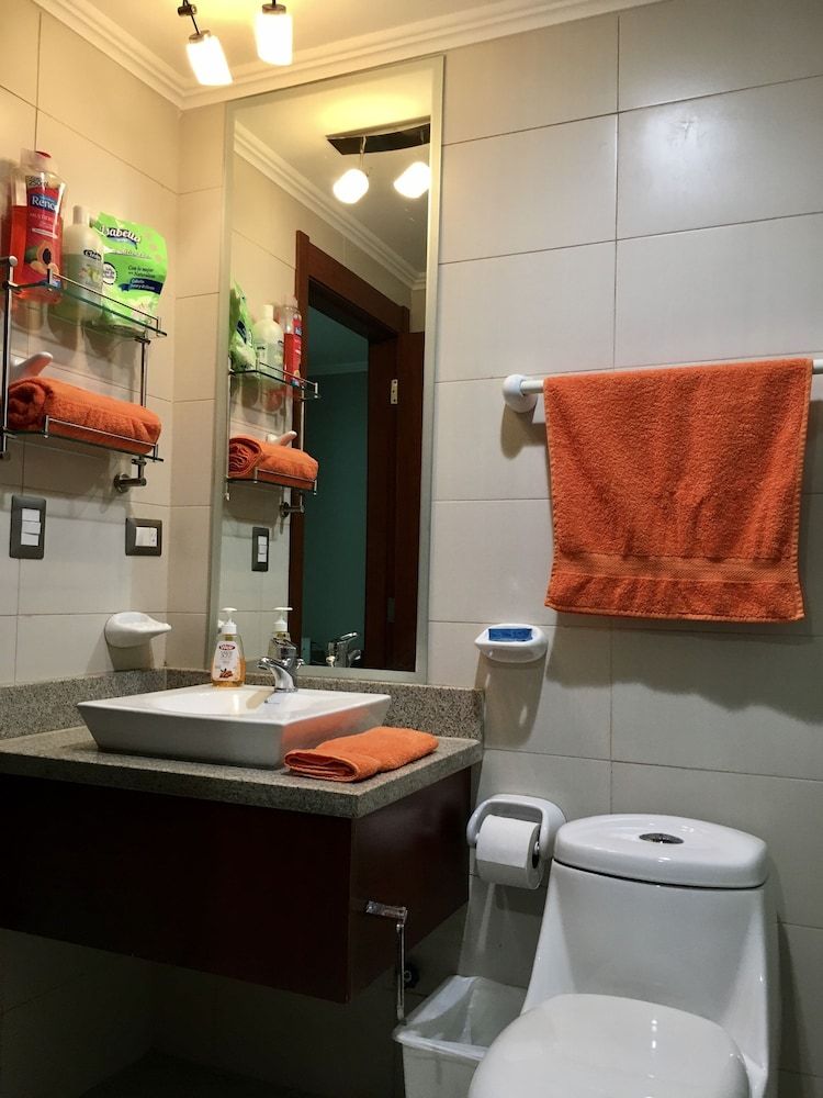 Luxury Suites Riverfront GYE Family Apartment, 2 Bedrooms, Kitchen, Hill View (2 Bedrooms with 3 Beds) 7