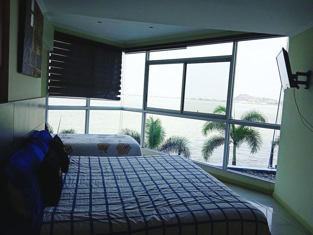 Luxury Suites Riverfront GYE Family Apartment, 2 Bedrooms, River View, Ground Floor (2 Bedrooms with 3 Beds)