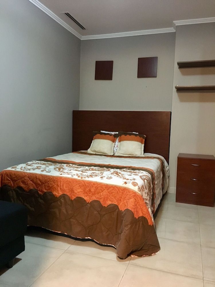 Luxury Suites Riverfront GYE Junior Apartment, 2 Bedrooms, Kitchen, Mountain View (2 Bedrooms with 2 beds) 2