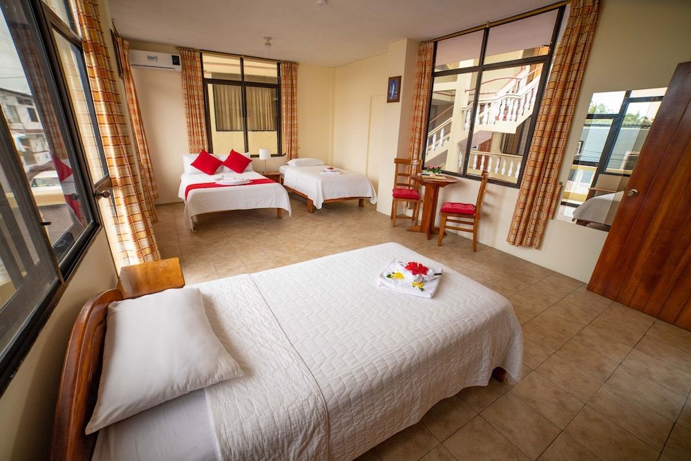 Hotel Red Booby Executive Triple Room