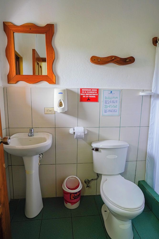 Galapagos Verde Azul Deluxe Triple Room 6