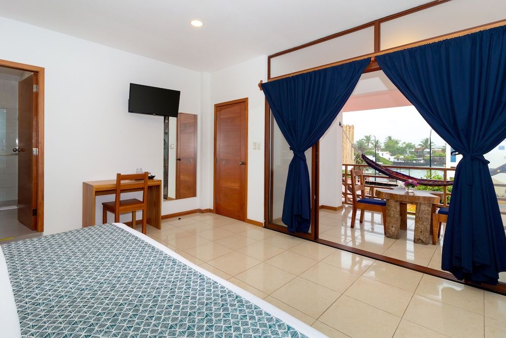 Plaza Luna Suites Superior Single Room 3