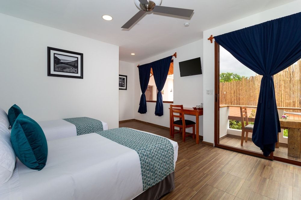 Plaza Luna Suites Superior Double Room 4