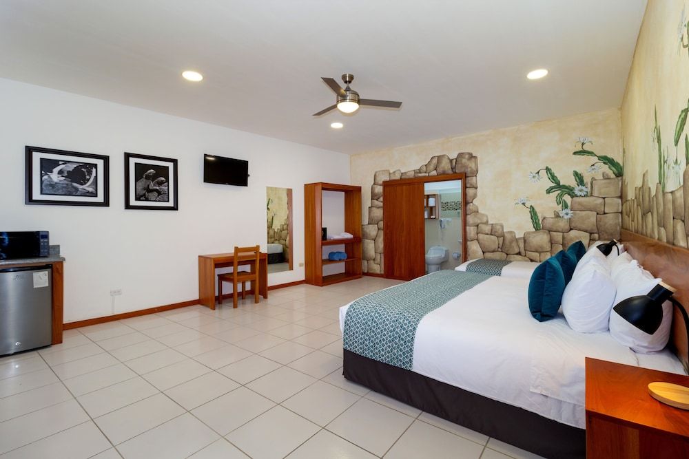 Plaza Luna Suites Standard Triple Room