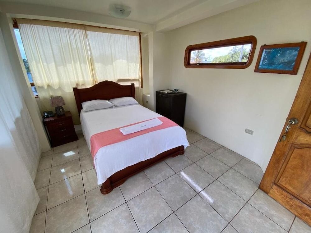 Hostal Casa Eden Galapagos Basic Double Room Single Use 2