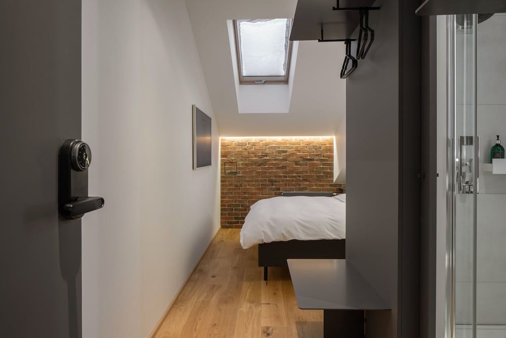 Dunten Hotel Classic Double Room 6