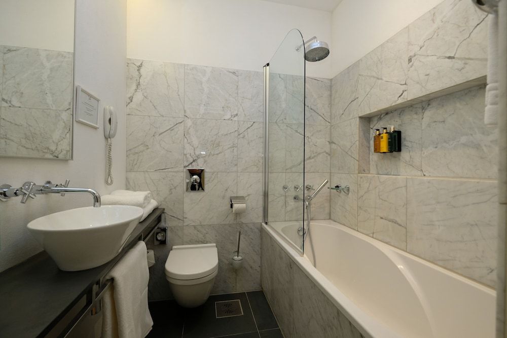 The Three Sisters Hotel Double Room With Balcony 5