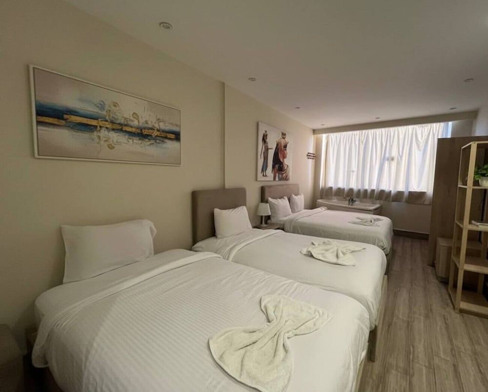 King of Pharaohs Pyramids View Premium Quadruple Room 20