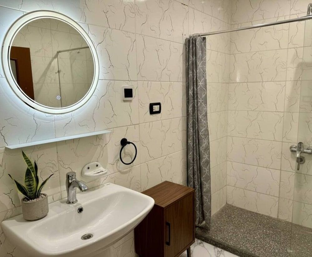 King of Pharaohs Pyramids View