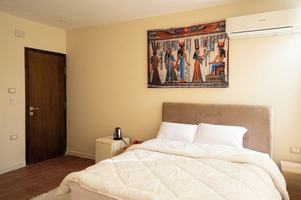 King of Pharaohs Pyramids View Economy Double or Twin Room 10