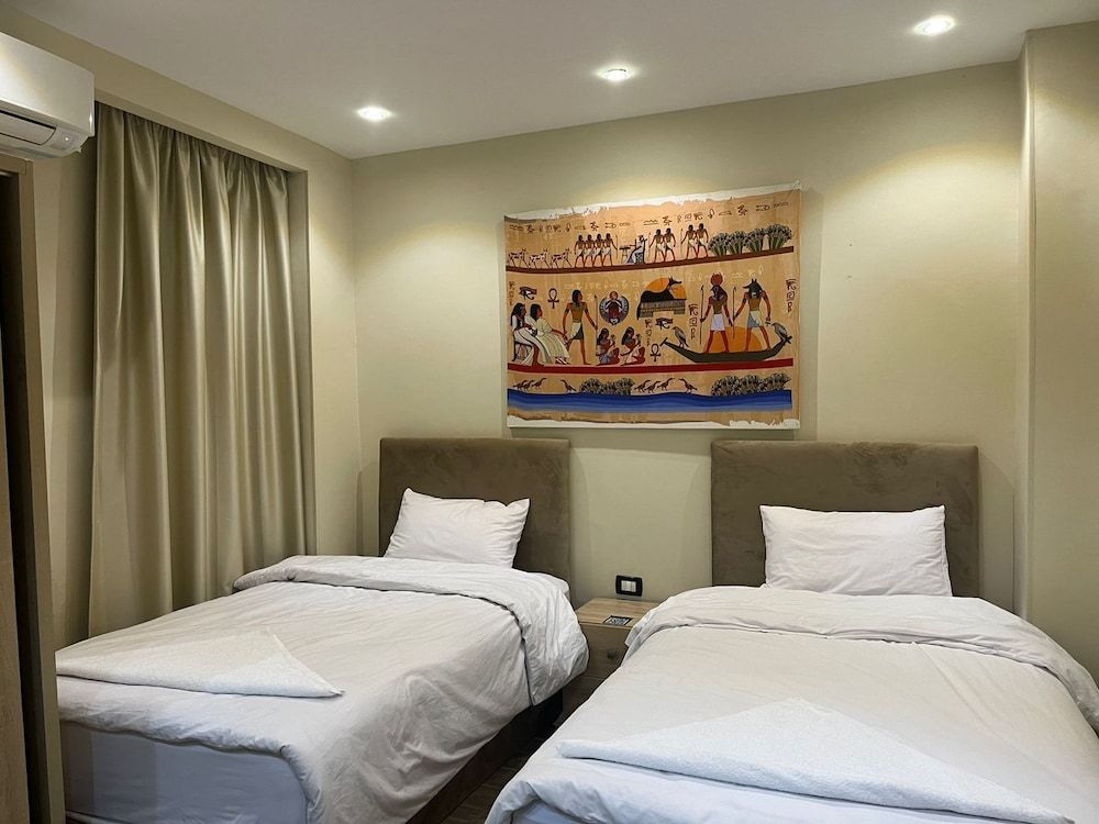 King of Pharaohs Pyramids View Economy Double or Twin Room 5