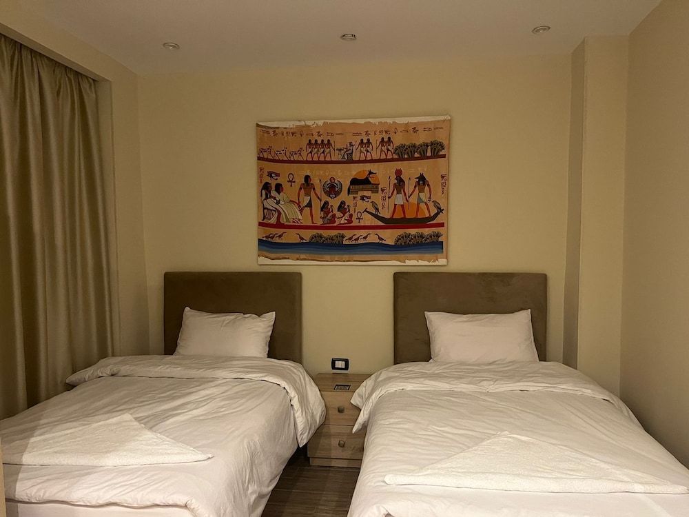 King of Pharaohs Pyramids View Economy Double or Twin Room 4