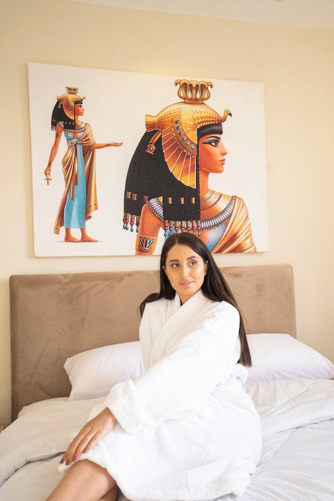 King of Pharaohs Pyramids View Classic Triple Room 9