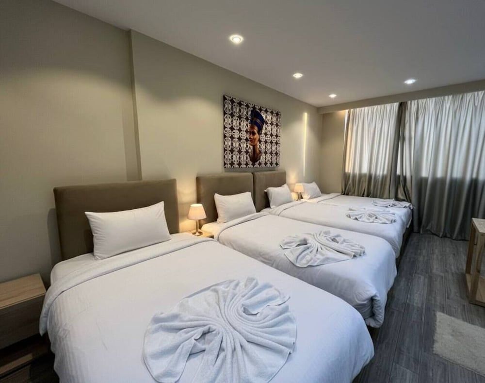 King of Pharaohs Pyramids View Premium Quadruple Room 17