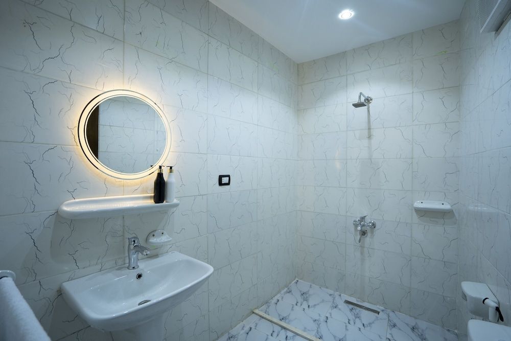 King of Pharaohs Pyramids View Premium Quadruple Room 21