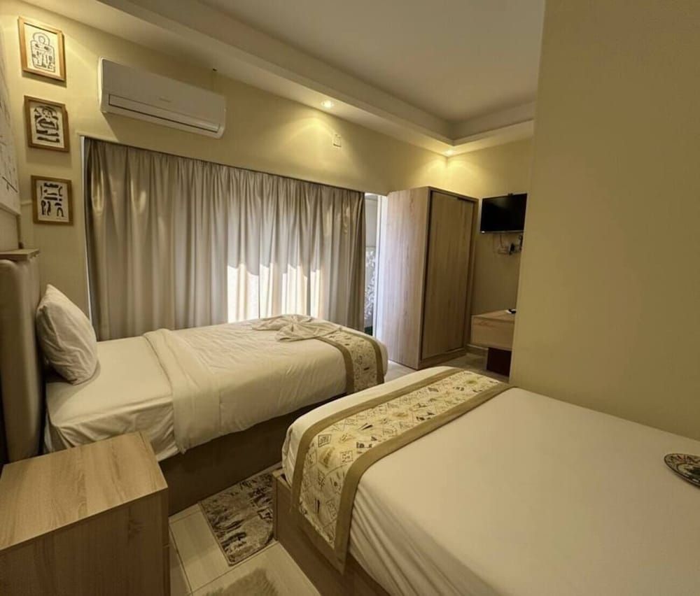 King of Pharaohs Pyramids View Economy Double or Twin Room 21