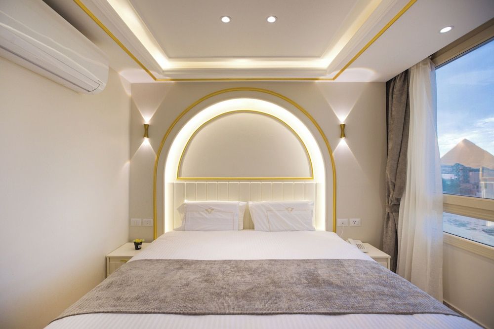 Pyramids Plateau Hotel Deluxe Double Pyramids View 4