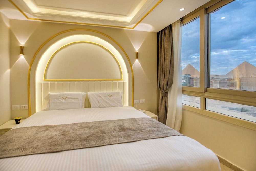 Pyramids Plateau Hotel Deluxe Double Pyramids View 3