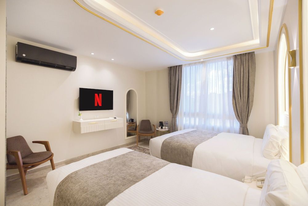 Pyramids Plateau Hotel Deluxe Twin Room, Mountain View 3